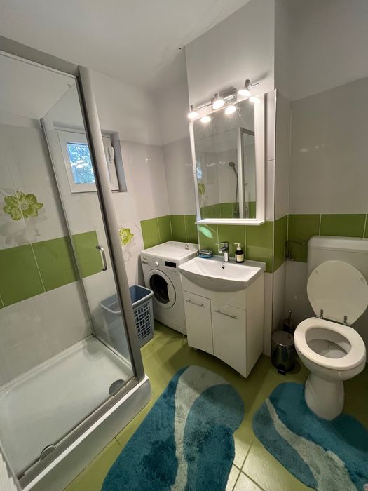 De vanzare - Apartament 3 camere si balcon spatios, decomodat - zona Lipovei