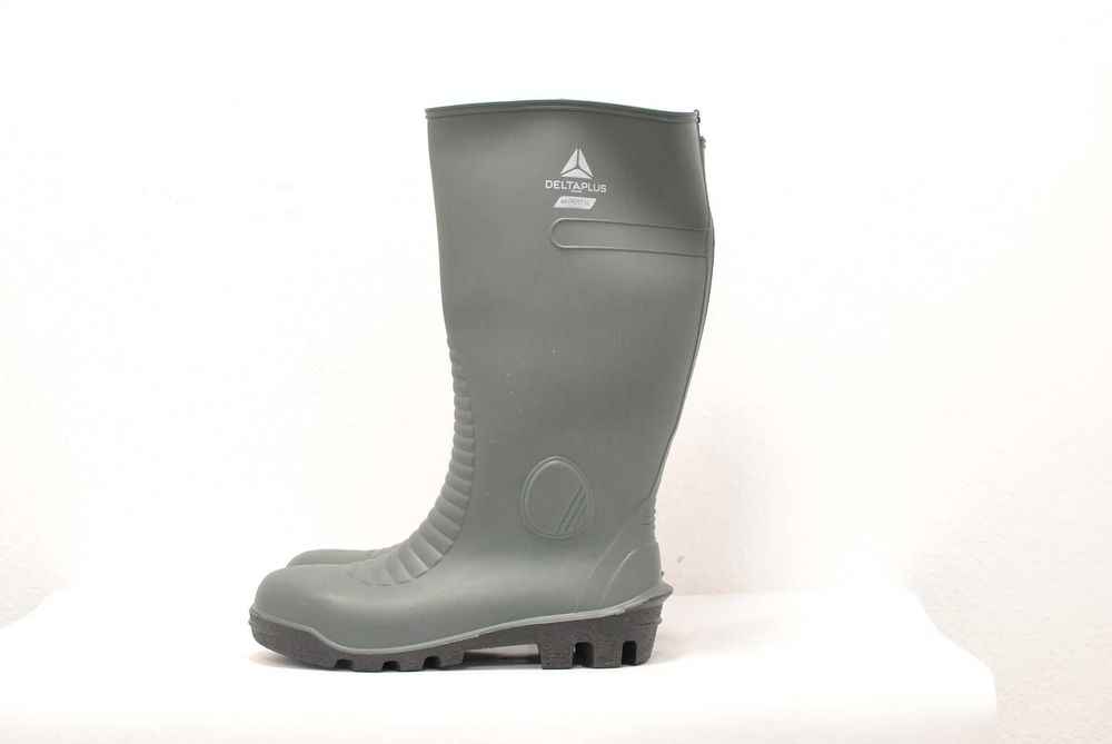 Delta Plus cizme de cauciuc  cu protectie metalica mas 41  (3690E22)