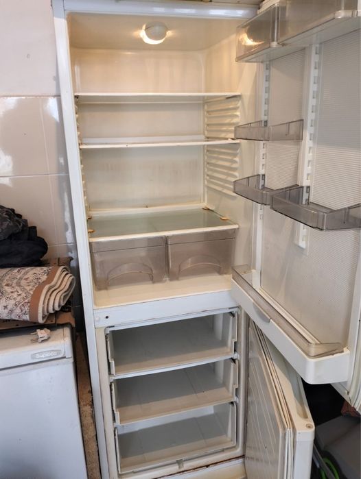 Холодильник  срочно сатылады