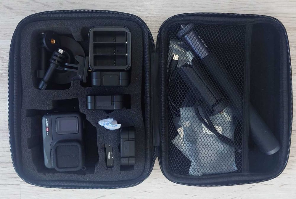 Insta360 Ace Pro cu accesorii (charger, 4 baterii, case, selfie stick)