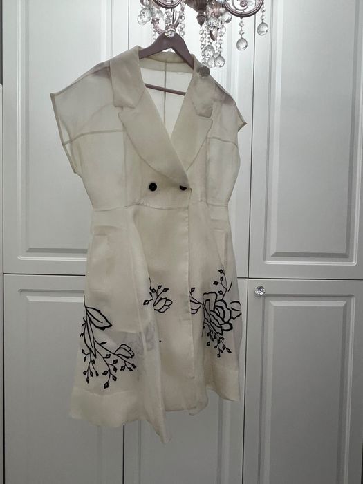 Vand rochie organza cu broderie