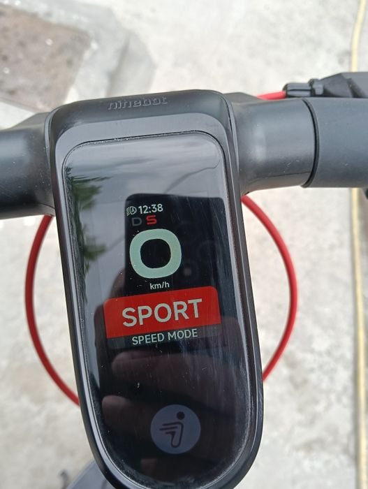 Vând trotineta electrica segaway ninebot max g3  2000 watti