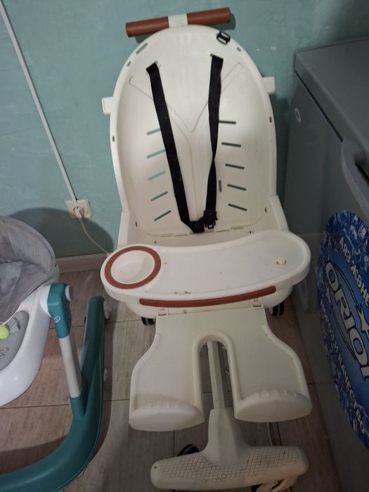 Продам коляску ходунок