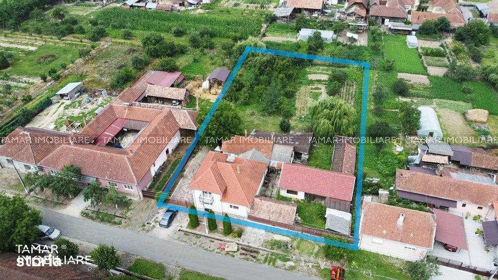 Casă Spațioasă Super Amenajată- 250 Mp / Cu Teren 3000 Mp