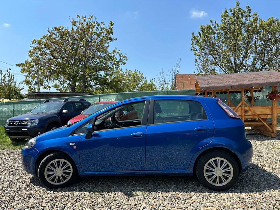FIAT PUNTO an 2012 pe Acte/1.3Tdi-85cp/A.C/ Navi Mare/ IMPECABIL!
