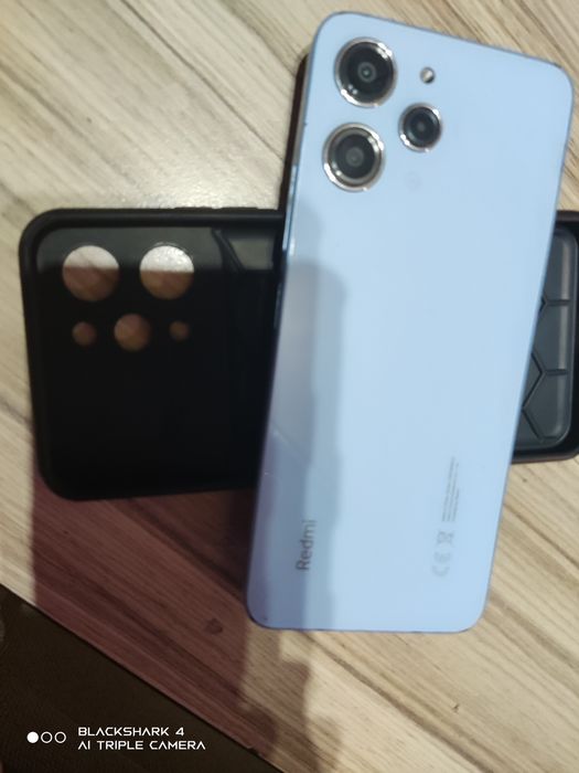 Продавам/заменям xiaomi redmi 12 8+4/256