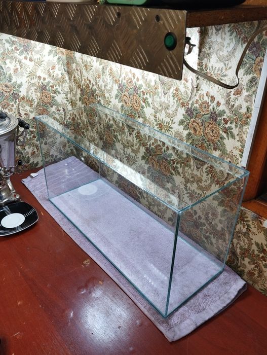 Продаю аквариум на 30 литров