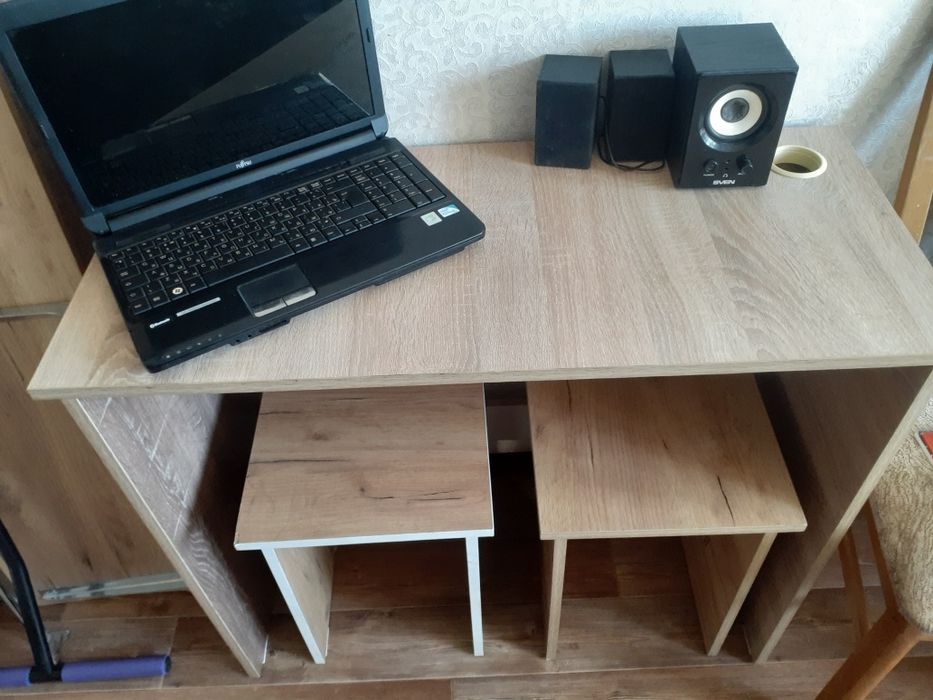 Продам компьютерный стол