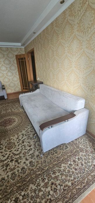 Продам диван с креслами