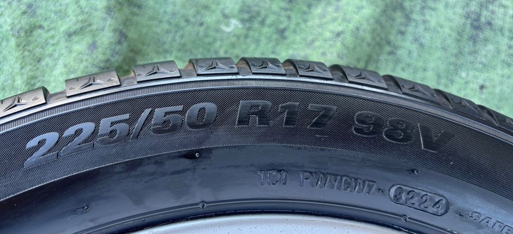 BMW нови зимни гуми с джанти 225/50/17R
Цена:850лв