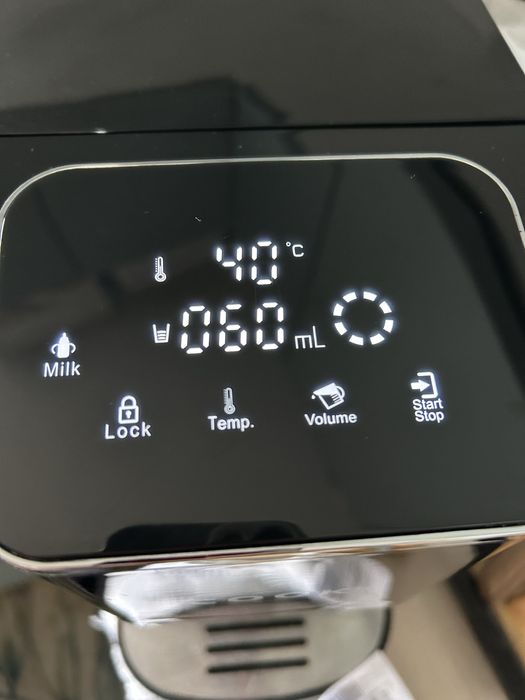 Dozator apa fierbinte ideal pentru bebelusi