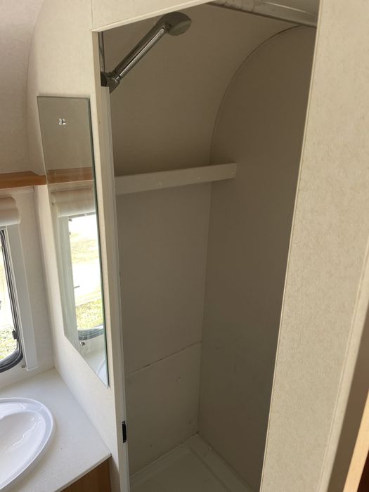 Rulotă Avondale Dart 470/2 | Mover | Duș separat | Fără infiltrații