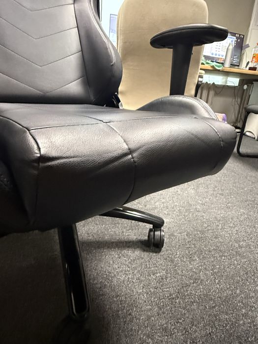 Продается игровое кресло Ardor gaming