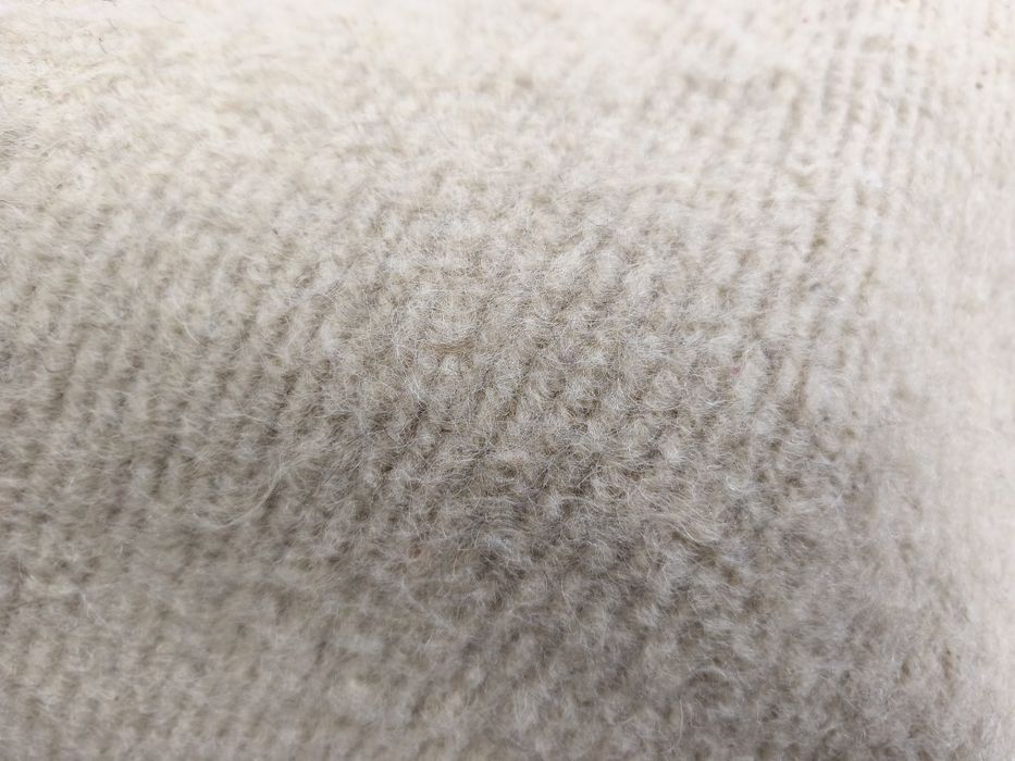 Pătură lana,fete perne brodate,transversa  tesută