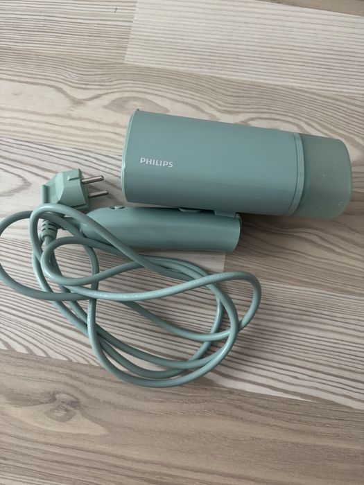 Aparat de calcat vertical cu aburi Philips