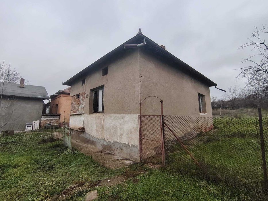 Къща в близост до р. Дунав !