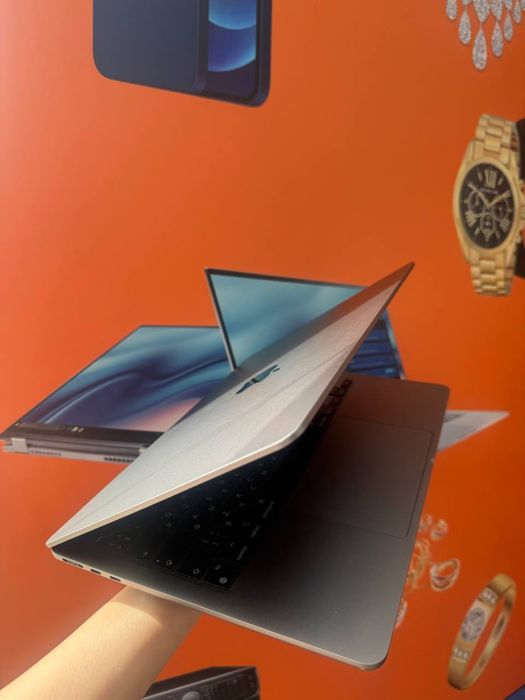 Macbook Air M2 (2022г)  Аккумулятор: 96%