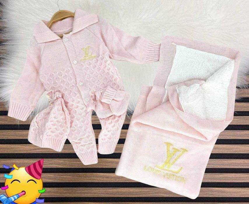 Set bebeluși 0/3 3/6 luni ,4 piese