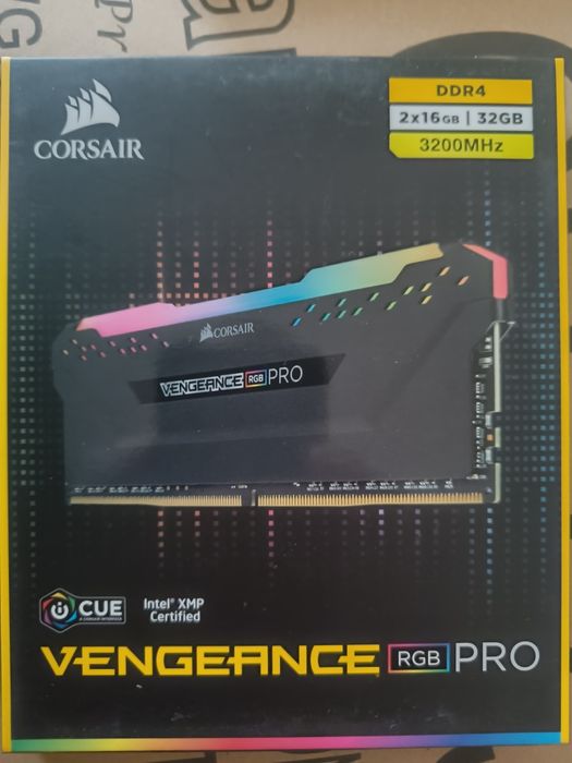 Рам Памет 32 GB(2х16)DDR 4 CORSAIR PRO  RGB 3200Mhz 16 CL НОВА Г-ЦИЯ