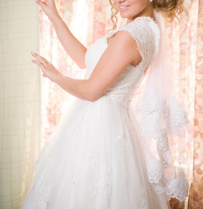 Свадебное платье 42-46р.