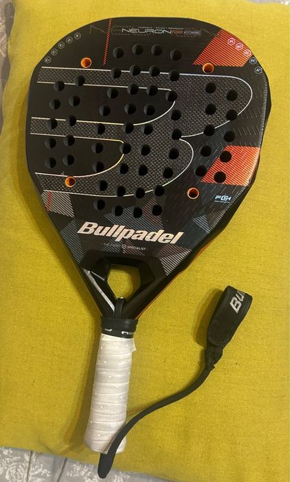 Vând rachetă Padel Bullpadel Neuron (Nivel Avansat/Pro)