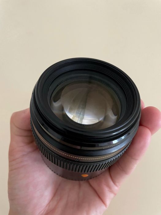 Canon EF 85mm f/1.8 USM