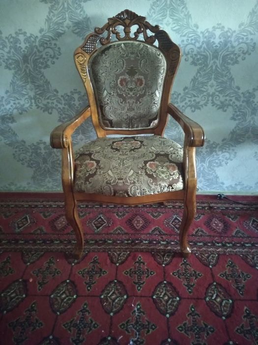 Элитный стул, мягкий, прочный,