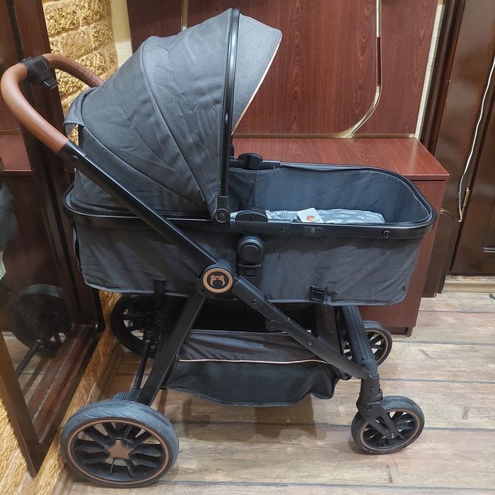 Продаётся  коляска