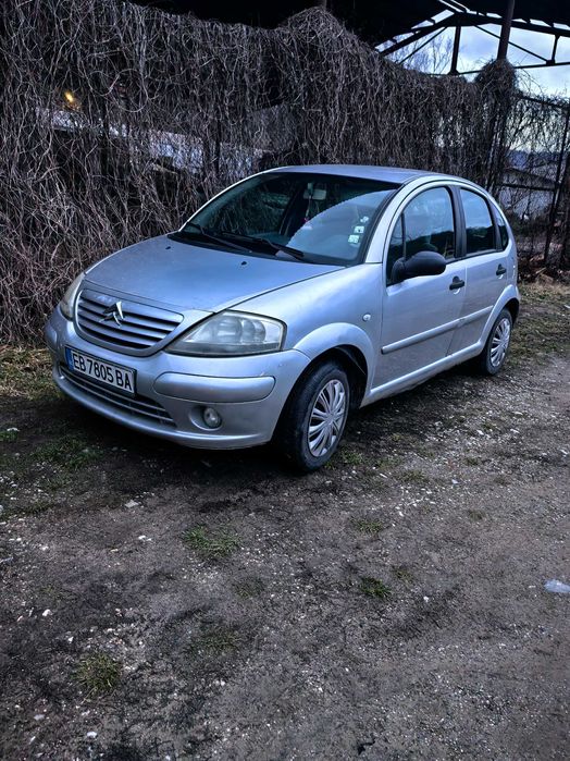 ПРОДАВА се  Citroen C3 1.4 2004г