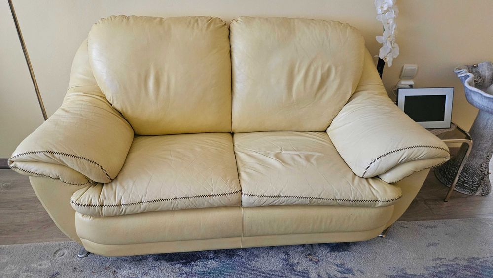 Кожена гарнитура 2+1