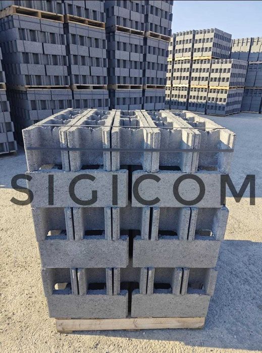 BOLTARI beton garduri /zidarie / fundatie/pentru stalpi / jardiniere