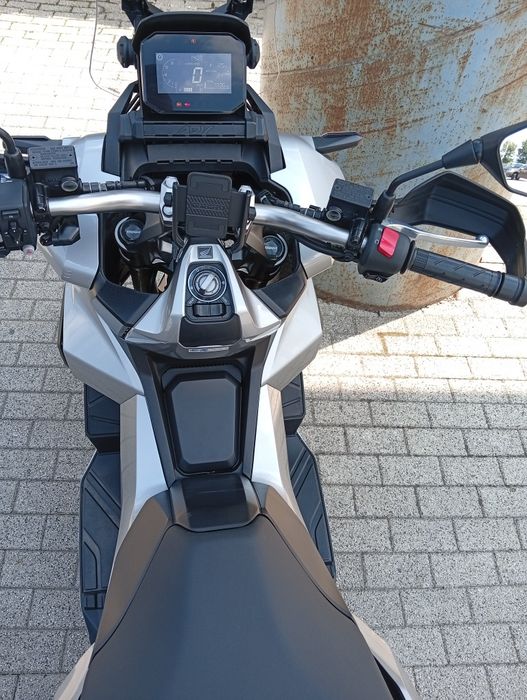 Vând Scuter Honda Adv 350 cc an 2023