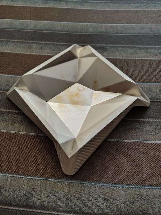 Пепельница металлическая