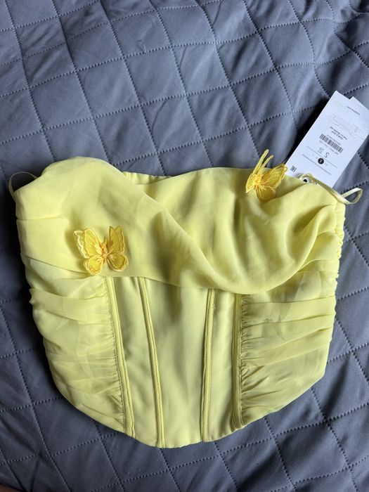 Чисто нов топ тип корсет на Bershka