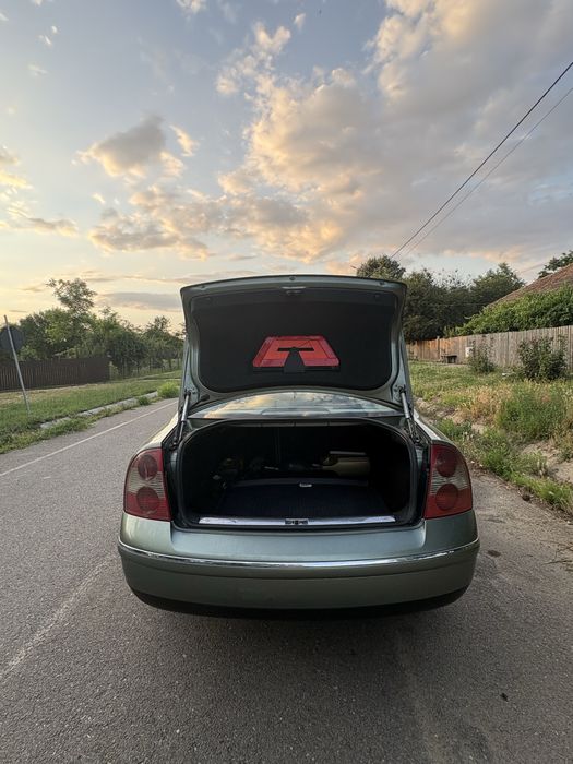 VOLKSWAGEN Passat 2002 — imagine 4