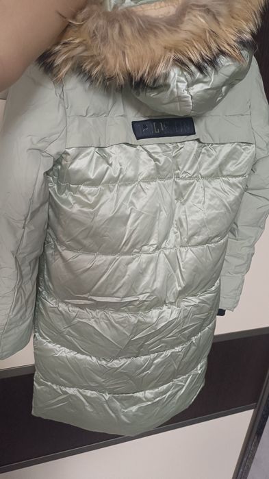 Продам зимнюю куртку на девочку