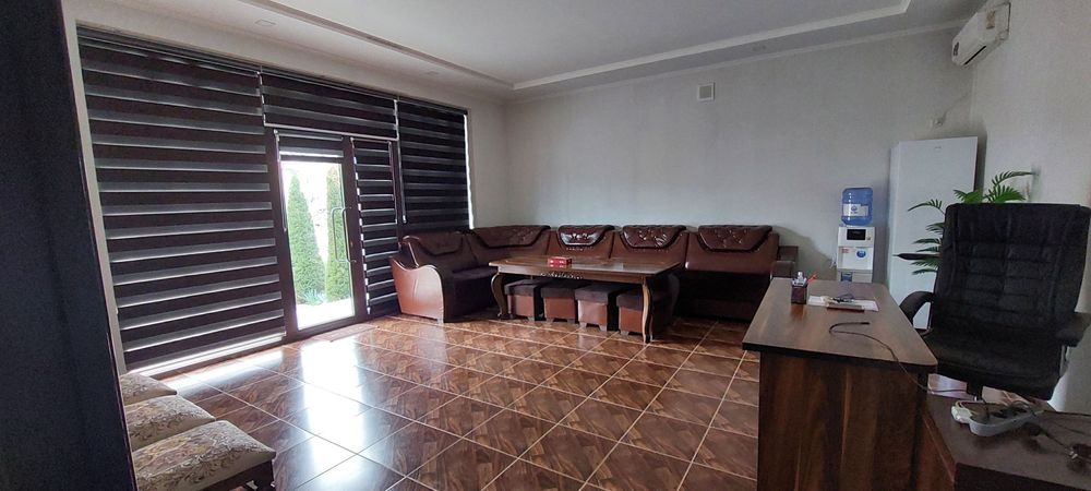 Сдам только под офис:Евроремонт,мебель вдоль дороги к ТЦ Food City.