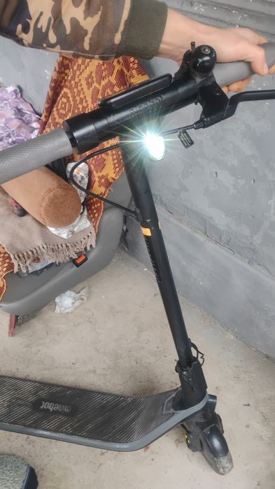 Vând trotineta electrica