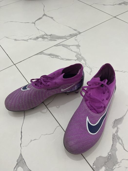 Футбольные бутсы