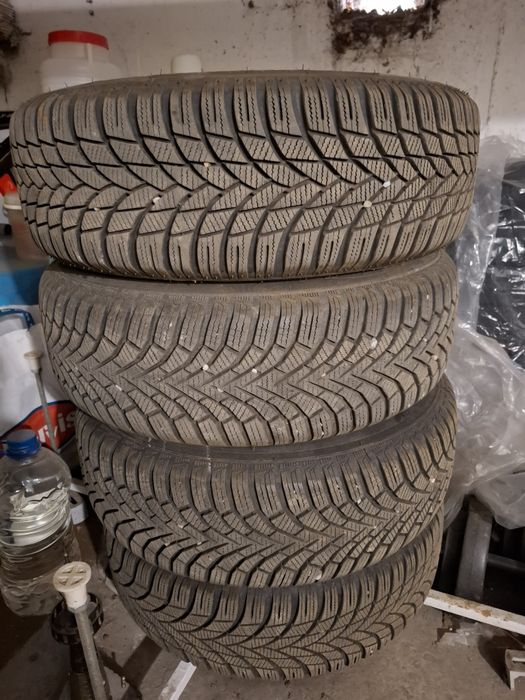 4Genti cu anvelope iarna 195/65R15+1geantă cu anvelopa vara