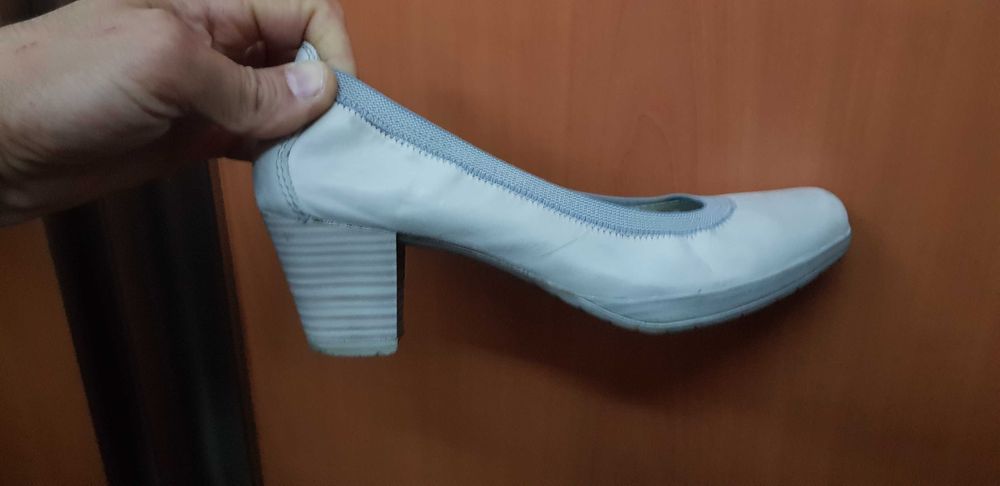 Дамски сандали обувки токчета боти 37, 38 номер обувки + подарък