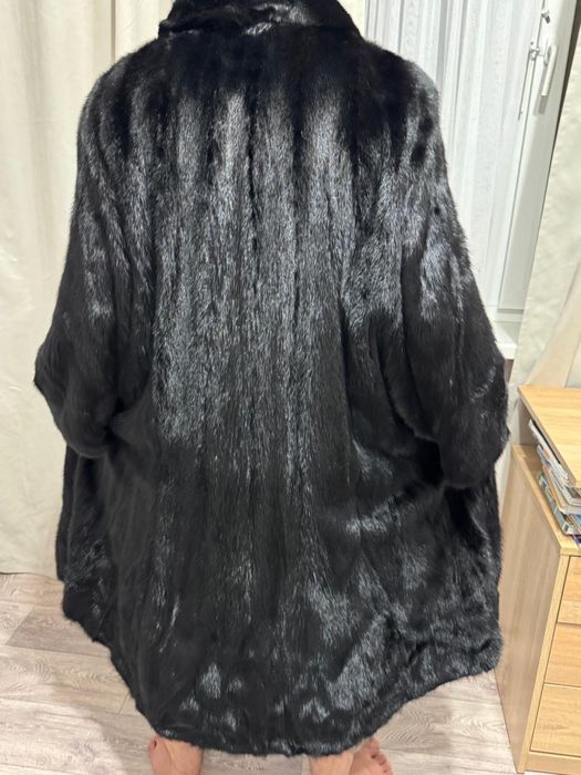 Продам норковую шубу