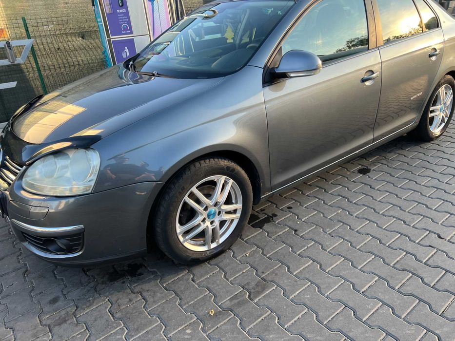 Volkswagen Jetta 1.9 TDI Comfortline, 105CP, Navigatie Auto, 2 seturi complete roti