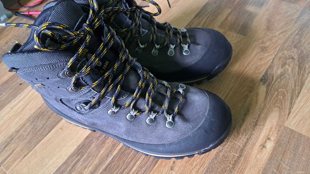 Viking,Alfa,Grisport, Hanwag Mamut,Meindl,Millet,Salewa,Clarks