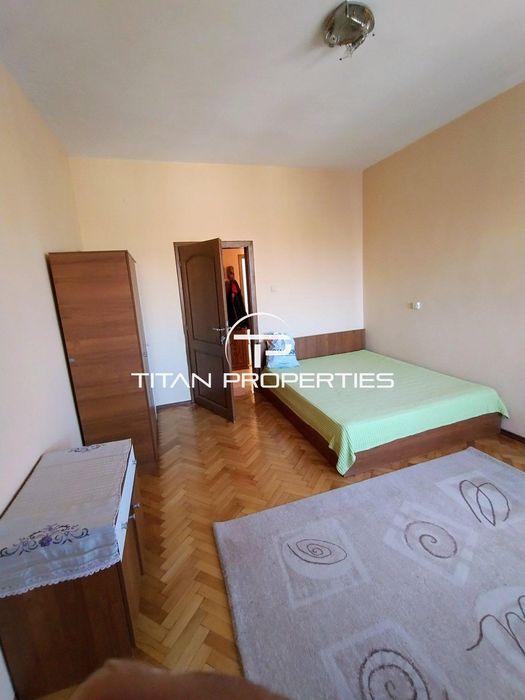 Дава се под наем Тристаен апартамент в Пловдив, Център - 104 кв.м за 600 € - Снимка #4