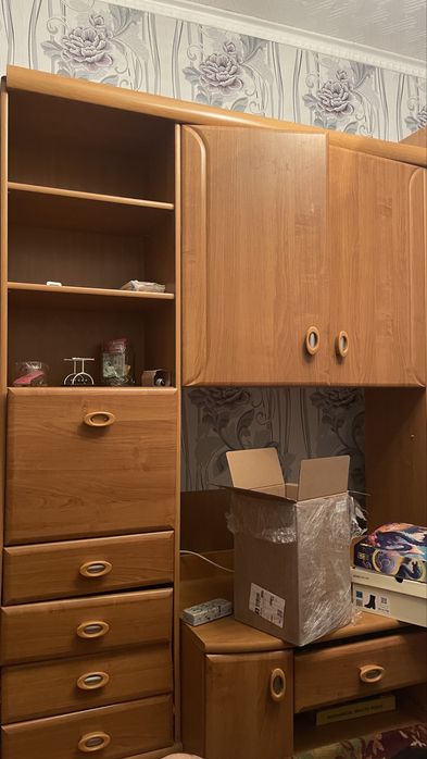 Продаю Шкаф Стенка