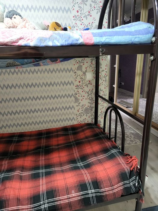 Продам кровать двухярустную