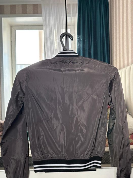 Продам куртки на 11-12 лет