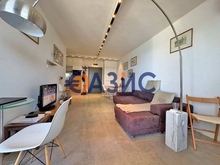 Продава се Двустаен апартамент в Созопол - 71 кв.м за 2465 €/кв.м - Снимка #2