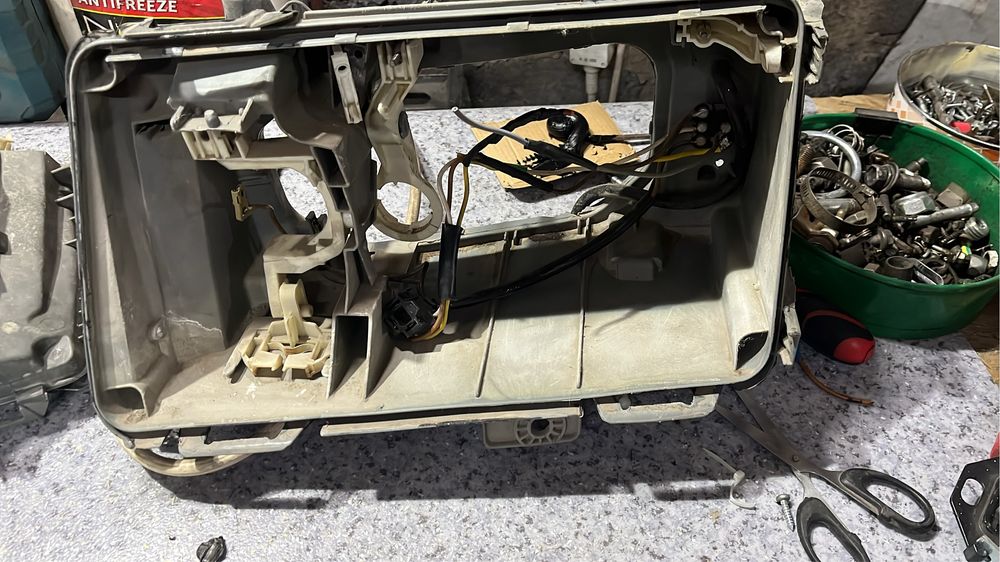 Корпуса фар мерседес w124